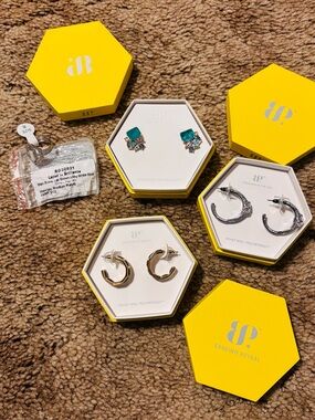 Bomb Party earring and ring lot